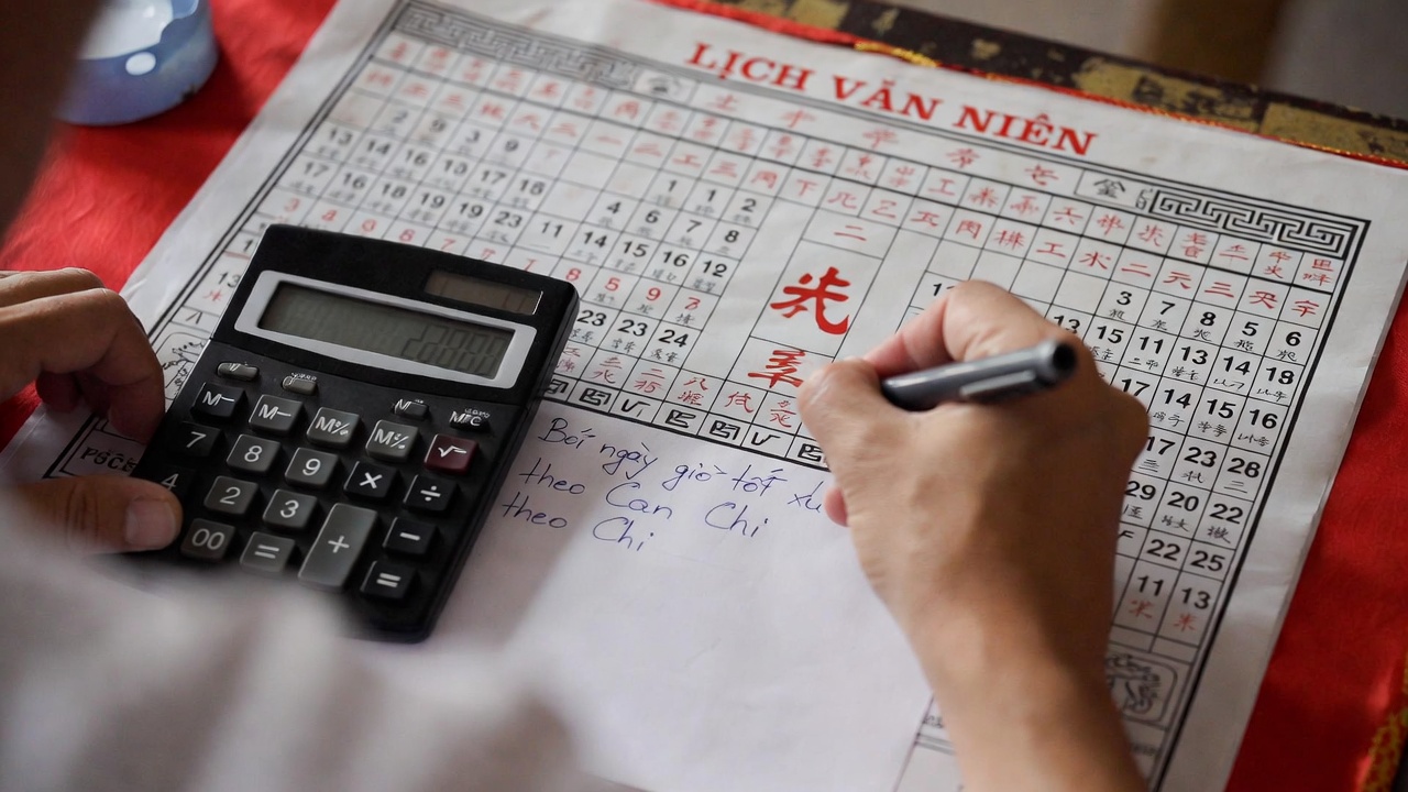 Bói ngày giờ tốt xấu theo Can Chi và Lịch Vạn Niên